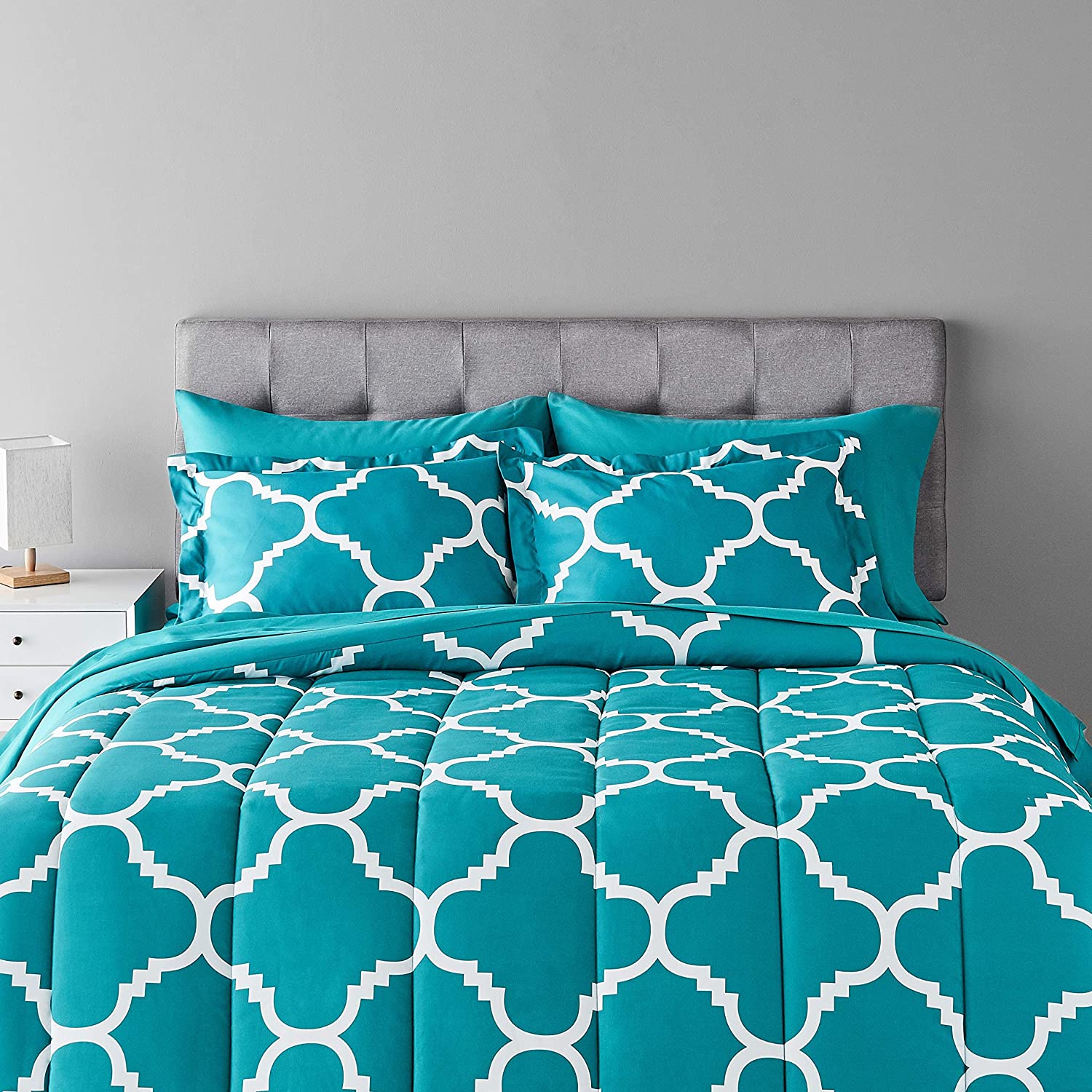 Europe Style Lightweight Microfiber Bed-In-A-Bag Comforter Set with Durable Stitching