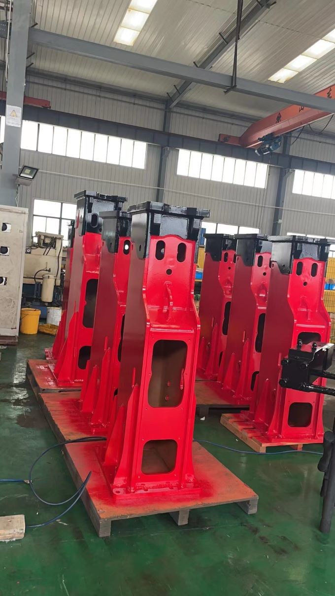 4ton-7ton Excavator Breaker Chisel Tool 68mm SB40 Silence Type Box Type Breaker