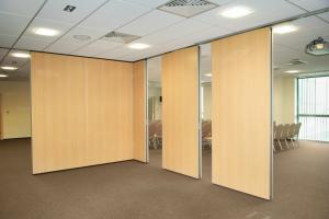 China Modular Room Insulation Movable Sound Proof Partition Wall 20mm Thickness wholesale