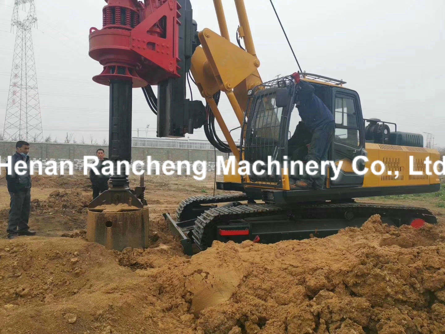 30m Depth Crawler Mounted Rotary Drilling Machine 205 Horsepower Diesel Engine Power