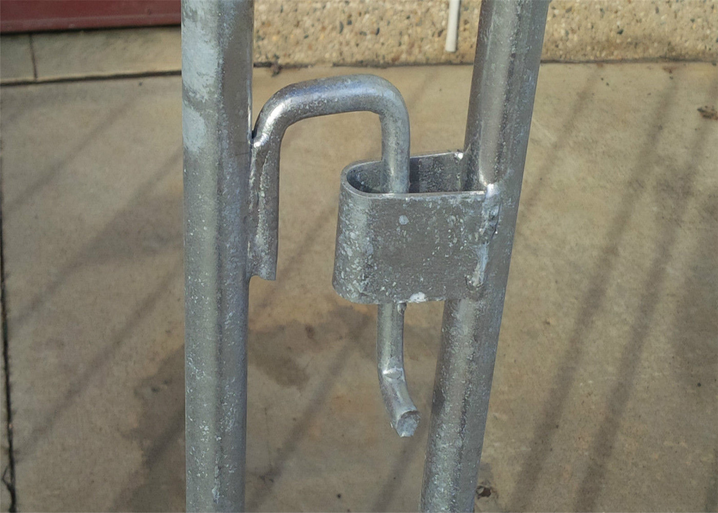 Hot Dipped Galvanized Crowd Control Barriers 1100mmx2500mm width 300gram/sqm hot dipped galvanized