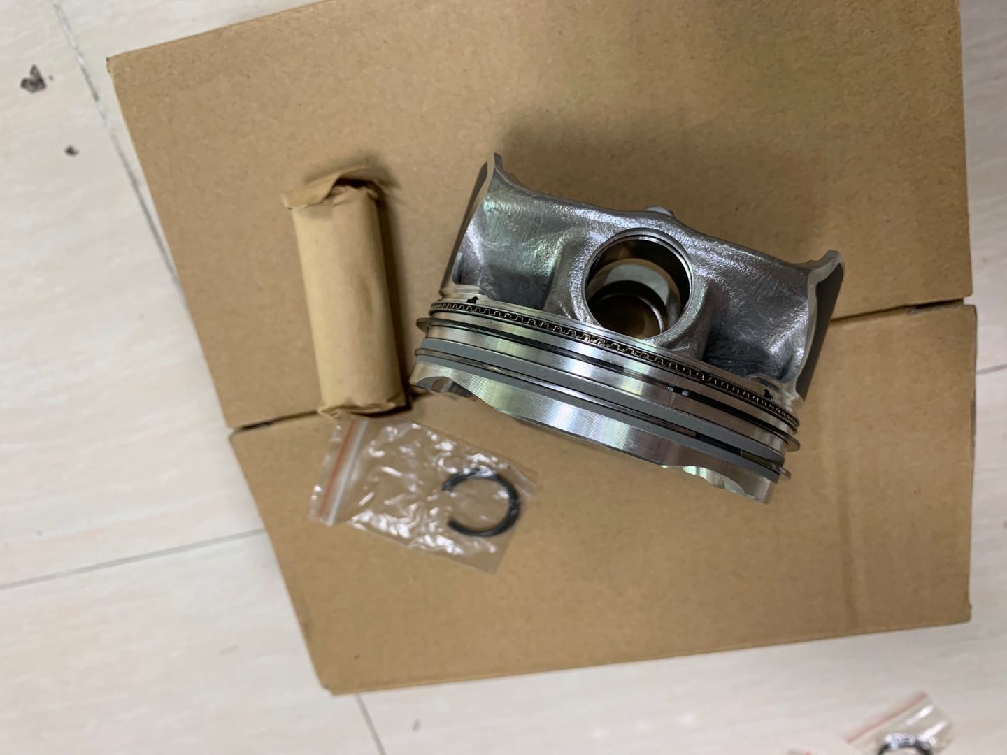 A2740300900 2740300900 Auto Engine Parts Mercedes Benz Pistons Sets
