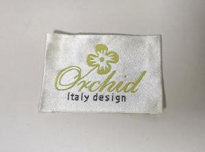China Custom High Density Woven Labels Folding Clothing Woven Labels wholesale