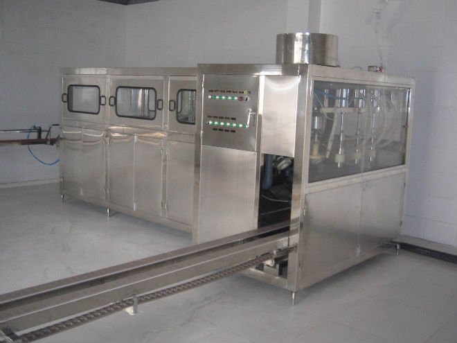 QGF Series full automatic plastic barrel water filling production line