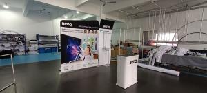 China 10ft Straight Curve Backdrop Banner Advertising Trade Show Booth Pull Up Banners wholesale