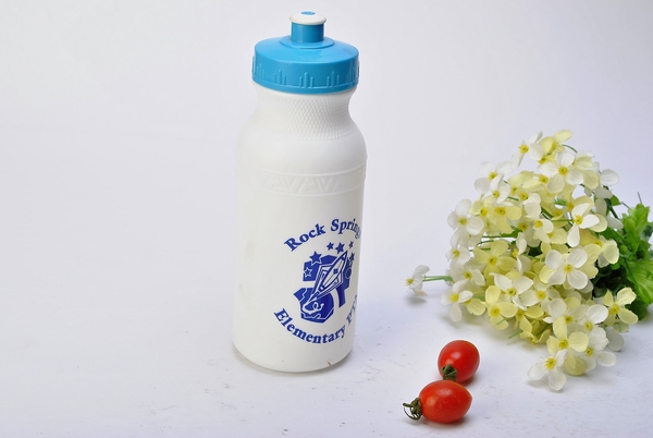 750ml HDPE water bottles, plastic sport water bottle for bicycle riding,sports using (BPA