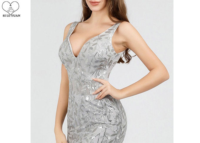Embroidery Sequins Sparkly Burgundy Bridesmaid Dresses V Neck Tulle Fishtail