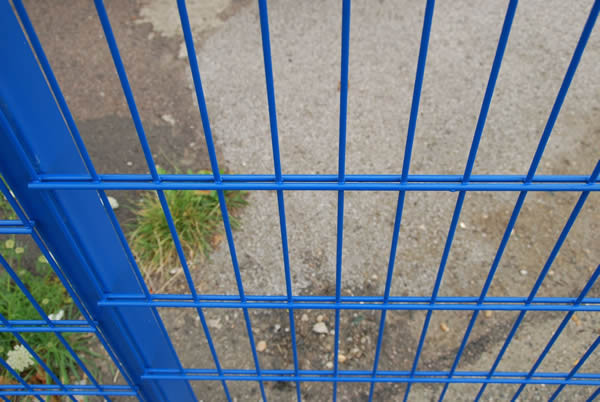 868 mesh fence