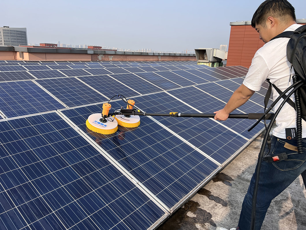 Hot Selling Best Solar Panel Cleaning Tool Equipment Double Head Solar Panel Cleaning Brush Electric Cleaning Brush