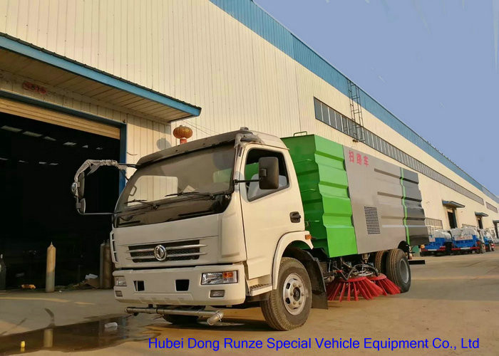 Street Road Sweeper Truck , Vacuum Sweeper Truck For Parking Lot / Airport Road
