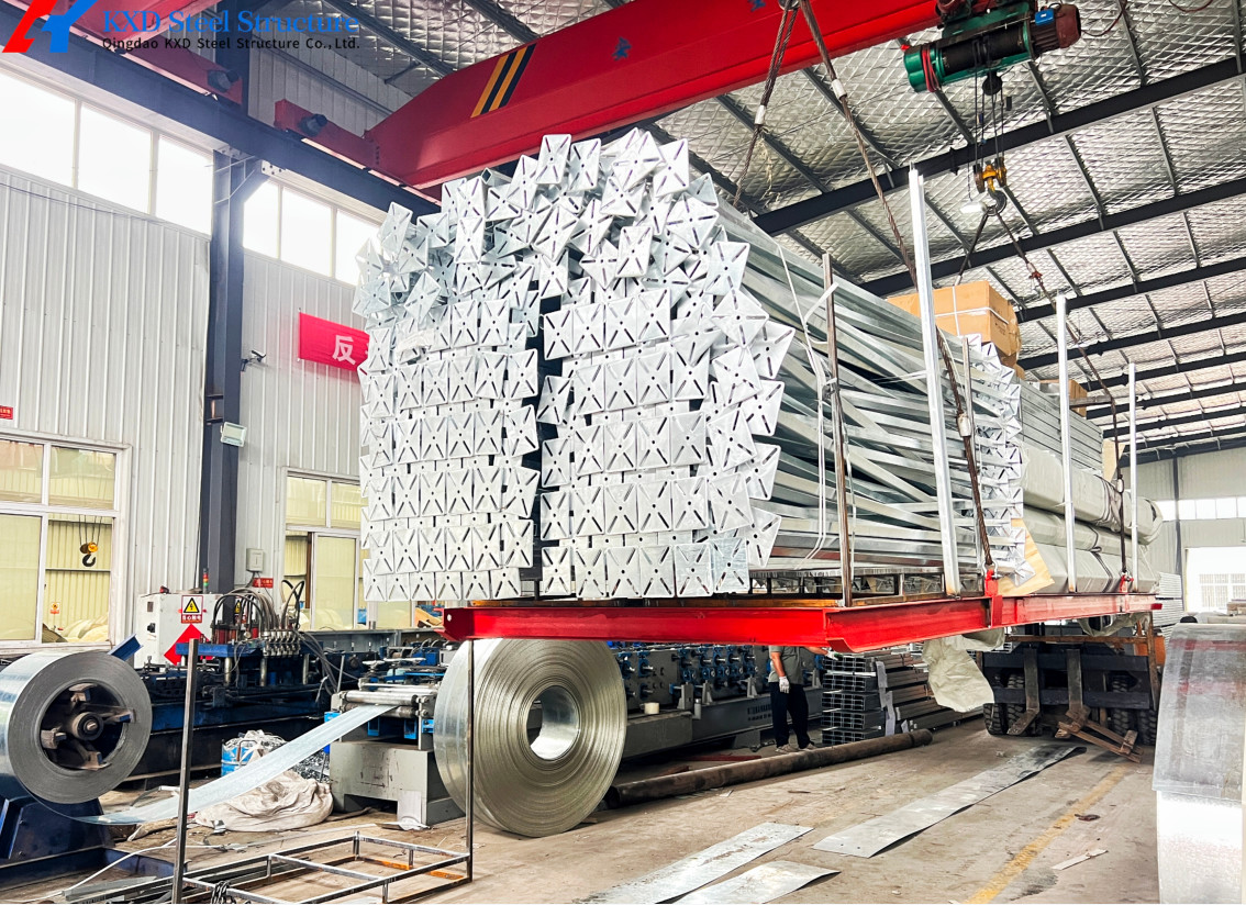 Hot Dip Galvanized Steel Poultry Farming Cage Automatic Meat Broiler Battery Cages