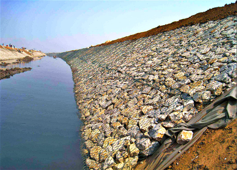 River Control Gabion Wire Mesh 60*80mm Zinc Coated Gabion Wall Fence