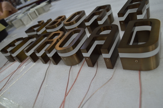 Custom LED Edge Lit Acrylic Sign Board Elegant Style Mirror Polished