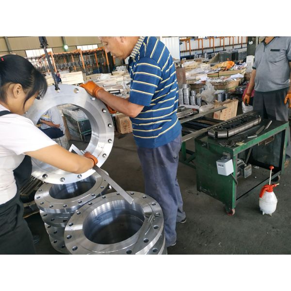 64'' Forge Flange BS 4504 BS10 PN16 SORF Flange Carbon Steel ST37.2 Yellow Painting