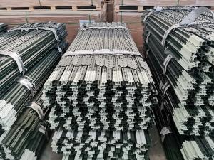 China Heavy Duty Metal Studded T Post Green Fence Low Carbon Steel Material wholesale
