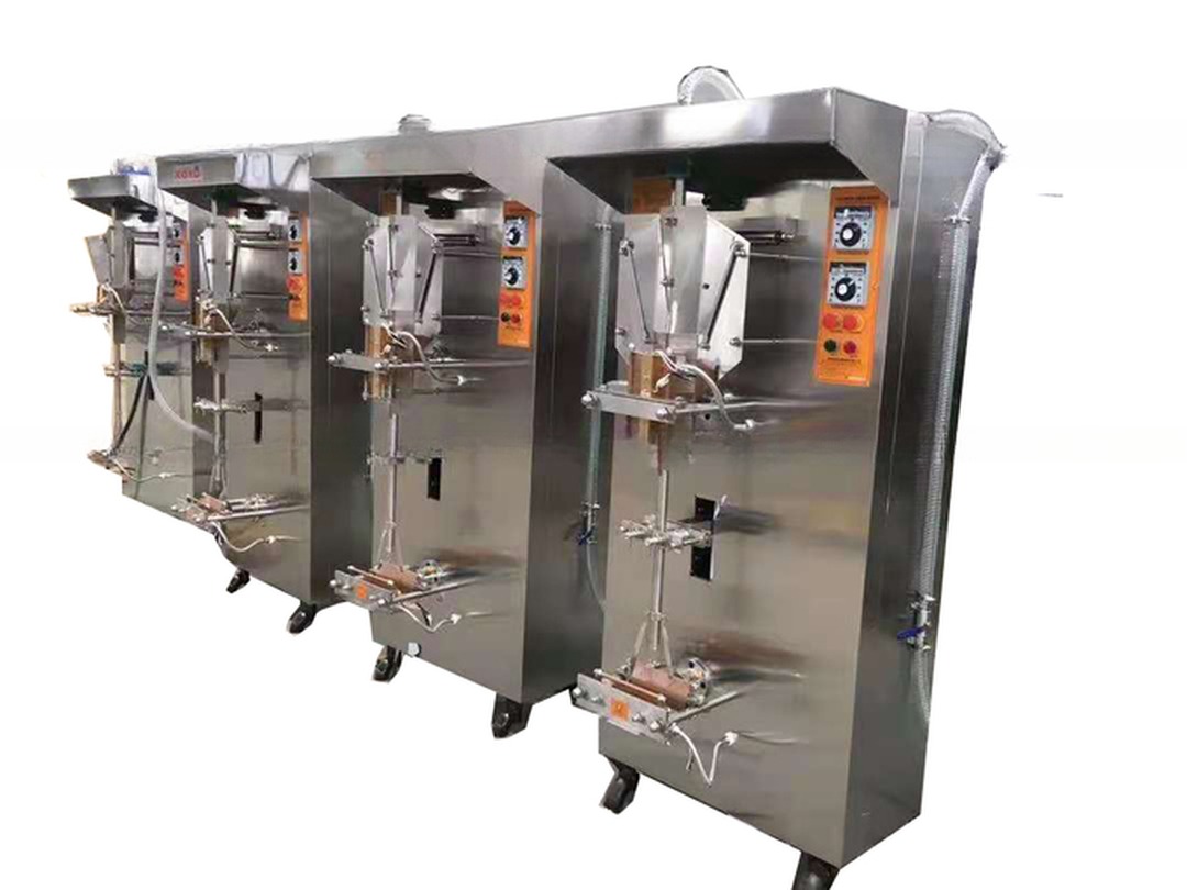 Plastic packaging 2200bags/hour koyo liquid packing machine with spare parts included