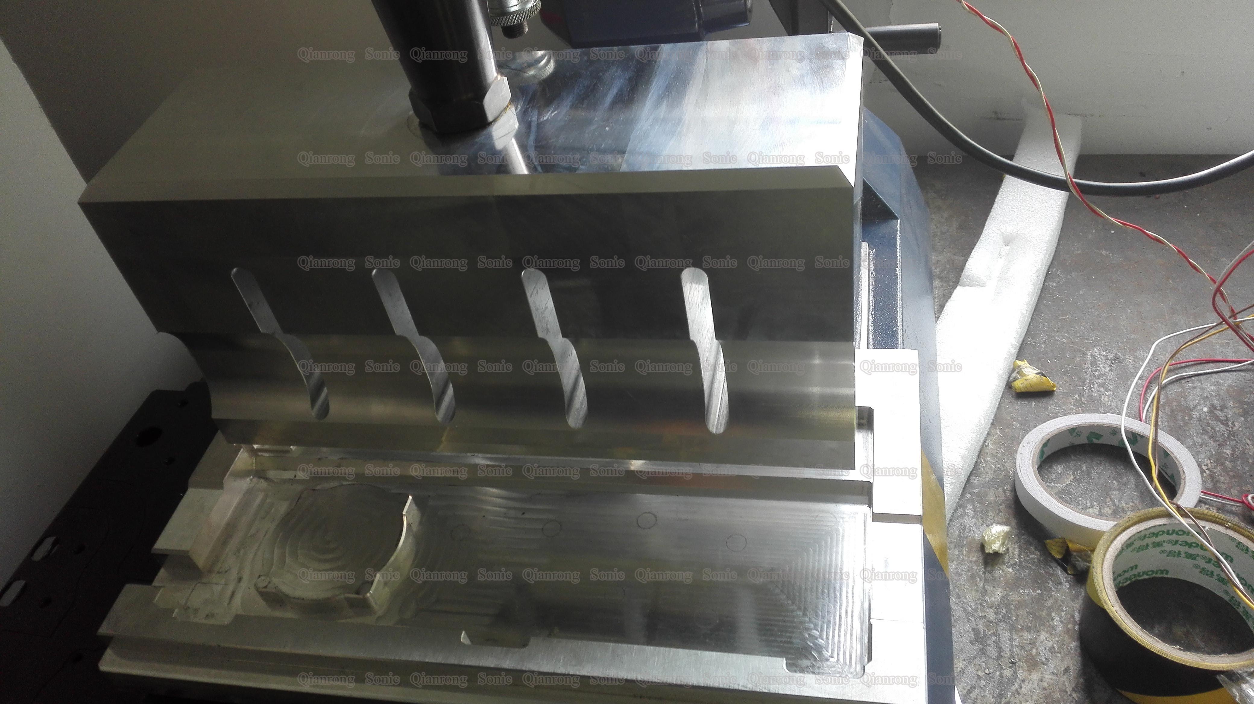 220V Or 110V Plastic Ultrasonic Welding System For Thermoplastic Material