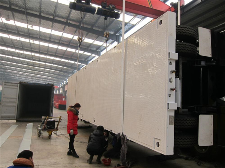 Painting Finish 40ft Container Flatbed Trailer with 2.5mm Chequer Plate Floor and Design