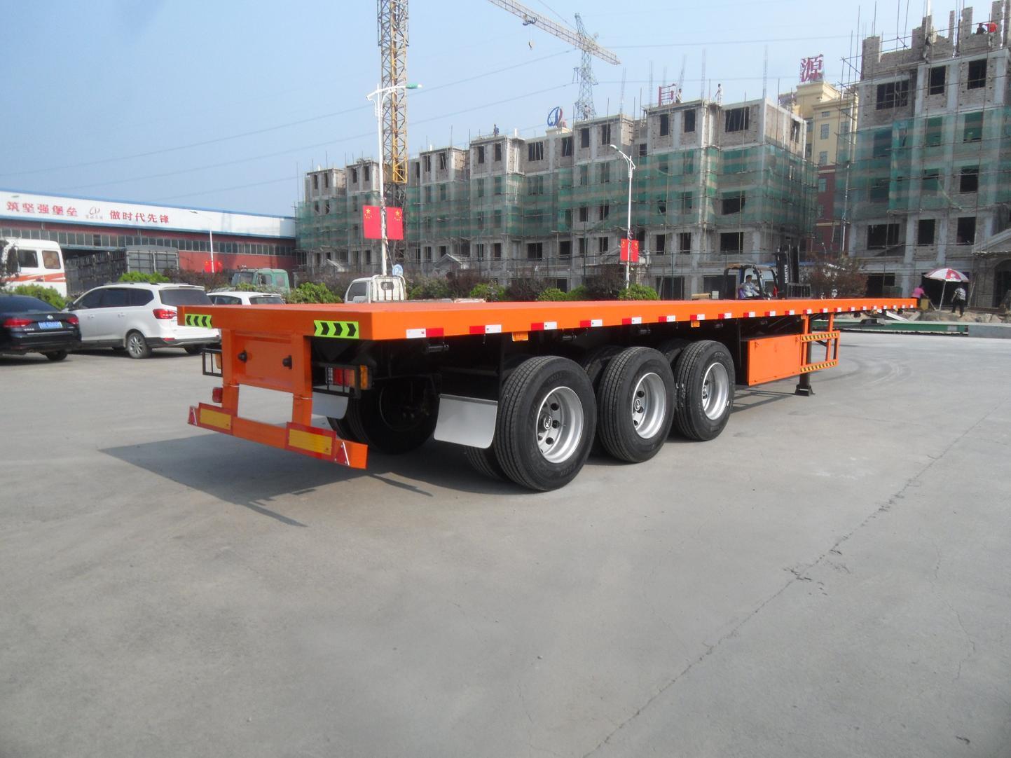 Japan Market Semi Truck Flatbed Trailer with 80T Max Payload and Hydraulic Ladder