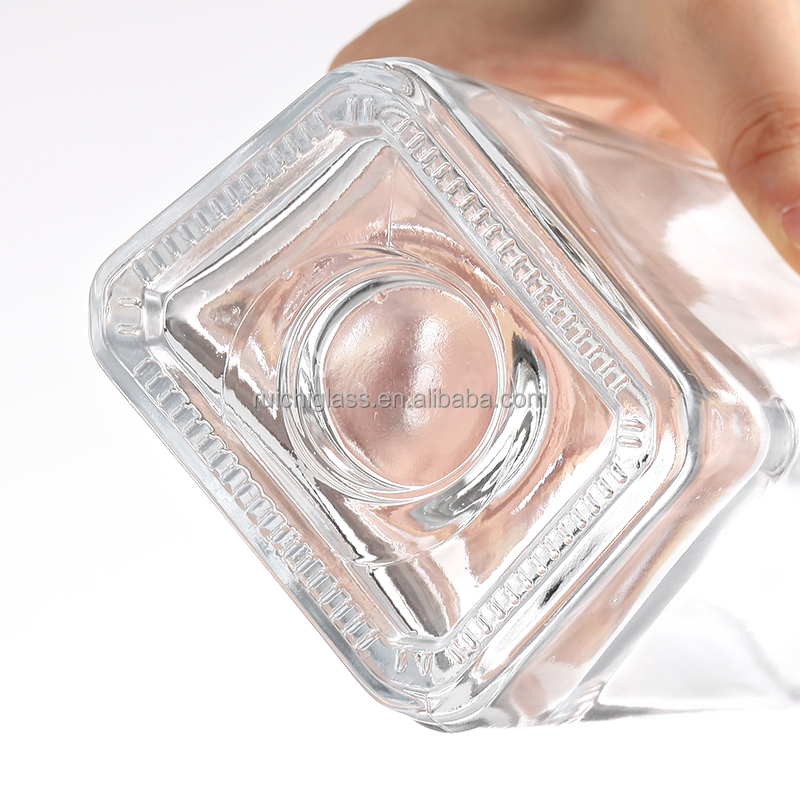 Customized Hot Stamping 200ml 375ml 500ml 750ml Round Glass Liquor Bottle