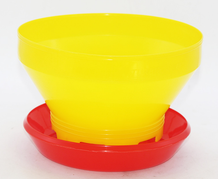 New Type Red Chicken Drinker With Leg Water Bucket Manual Poultry Feeder And Drinker Farming Equipment
