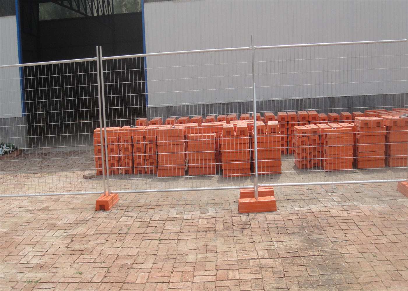 Hot Dipped Galvanized Construction Fencing , Chain Link Fence Construction