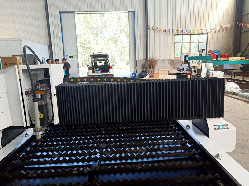High Speed CNC Plasma Cutting Machines 5ft*10ft 12mm Starfire Controller With Water Table
