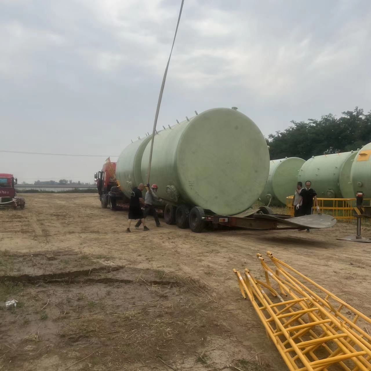 1800mm High Strength FRP Chemical Storage Tank GRP Filament Winding 3000 Gallon