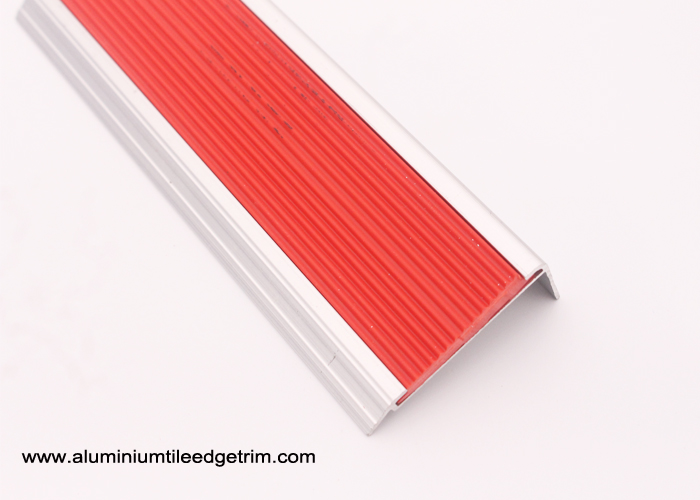 extruded aluminium stair nosing