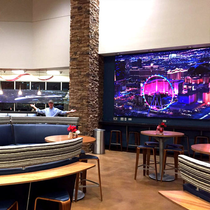 Fixed 4K HD Small Pitch Indoor LED Screen Die - Cast Aluminum For Sports And Stadium