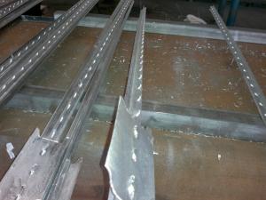 China Sustainable Studded T Post Metal Galvanized 6 Ft 8ft wholesale