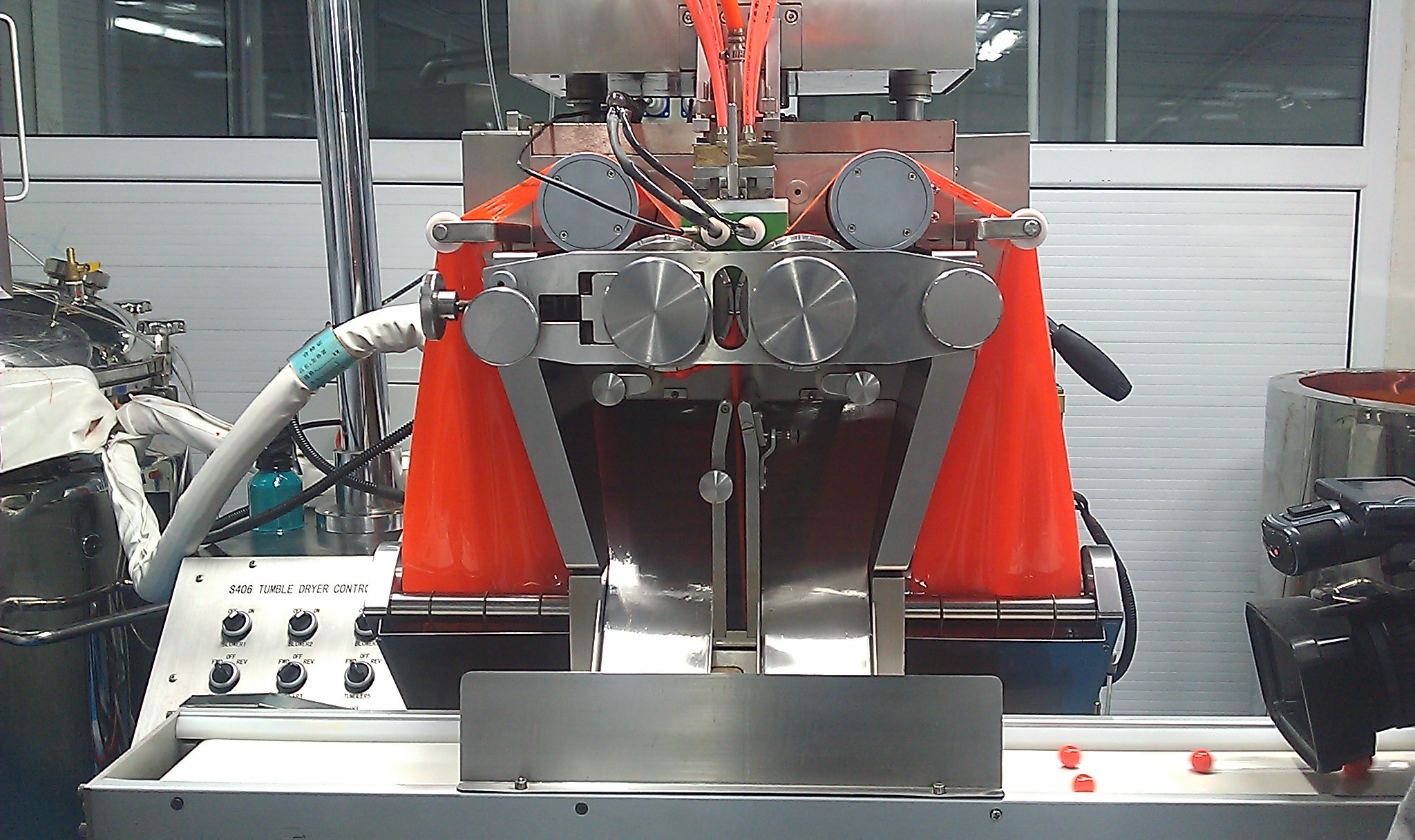 Paintball Counting And Packing Machine Softgel Capsule Machine 20000 / Hour Capacity