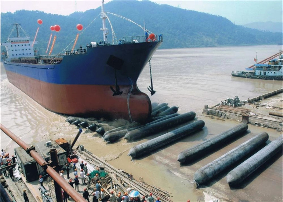 ISO Standard Marine Rubber Airbag Durable 4-10 Layers For Ship Launching