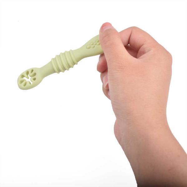 FDA Flexible Weaning Cutlery 6 Months Silicone Spoon For Eating
