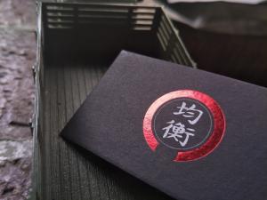 China Customized Red Foil Stamped Business Cards With SIlver Metallic Printing Ink wholesale