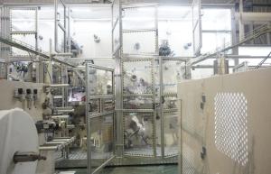 China Mitsubishi System 380V 50HZ 320mm Sanitary Napkin Machine wholesale