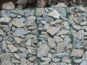 China Galfan 100*120 Stone Cage Wire Mesh , Honeycomb Gabion Mesh wholesale