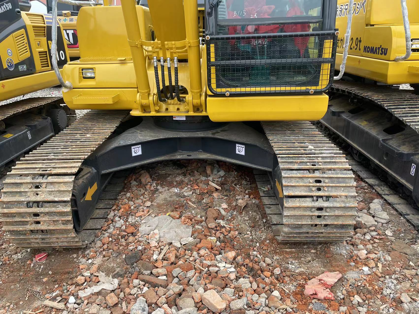 Hand used earth digger Komatsu PC130 used machinery 13 tons hand used post hole diggers second hand diggers for sale