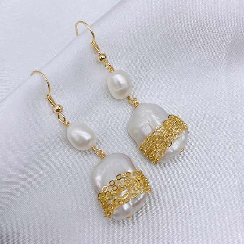 Natural Baroque Pearl Earring Fashionn Baroque Statement Wide Pearl Metallic Hoop Earring For Women New Big pearl Earing