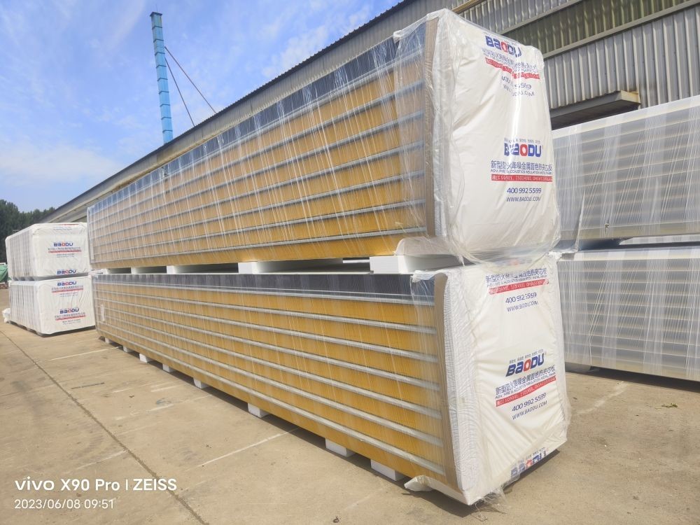 Cold Insulation Moisture Proof Polyurethane Sandwich Panel For Warehouse Roof Wall