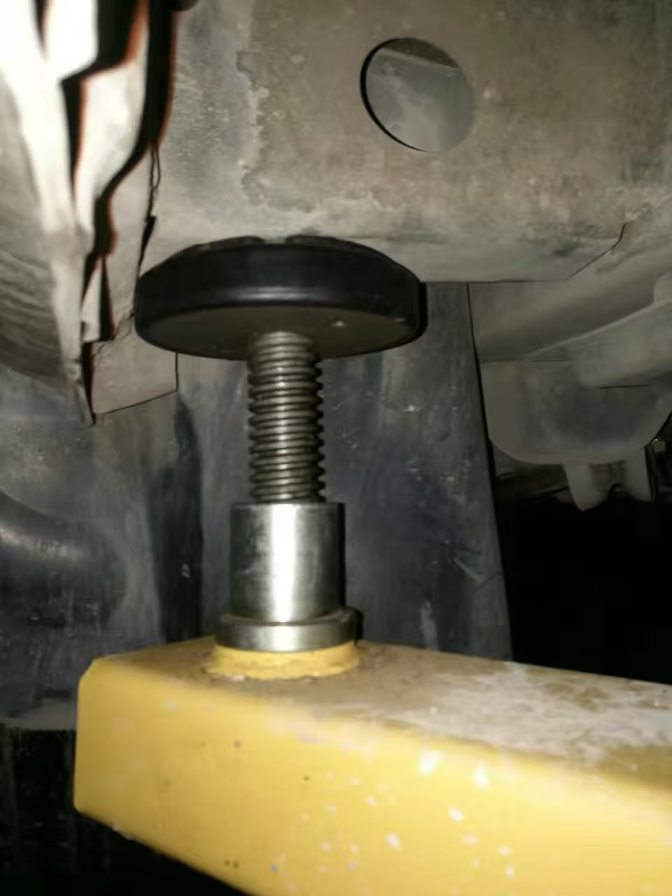 Hydraulic Single Post Lift Corrosion Resistant 5-8bar Air Operate T-400H
