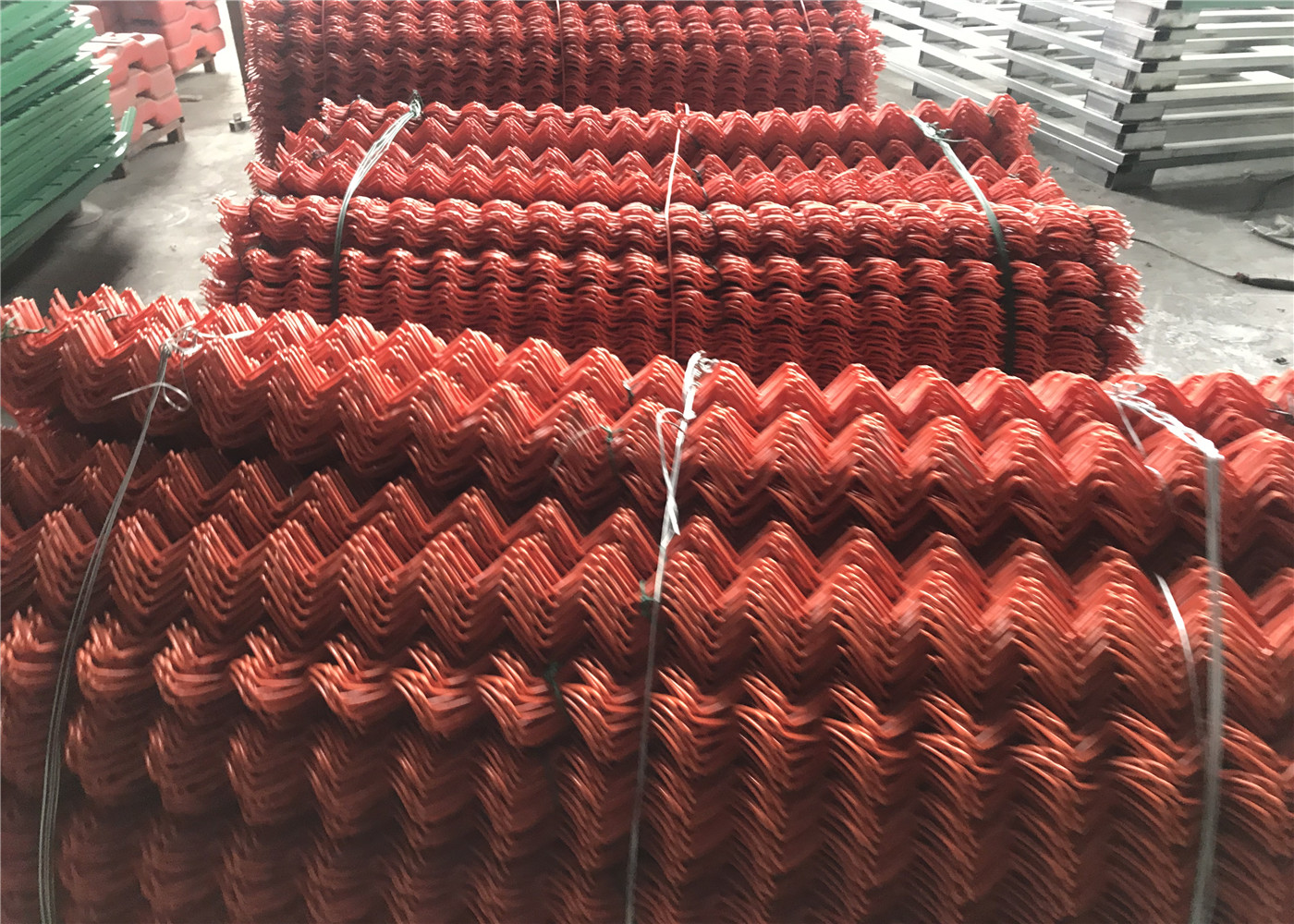 Chain Link Fence mesh 2.5" x 2.5" PVC and PE coated Orange Color Diameter 8gauge/4.00mm