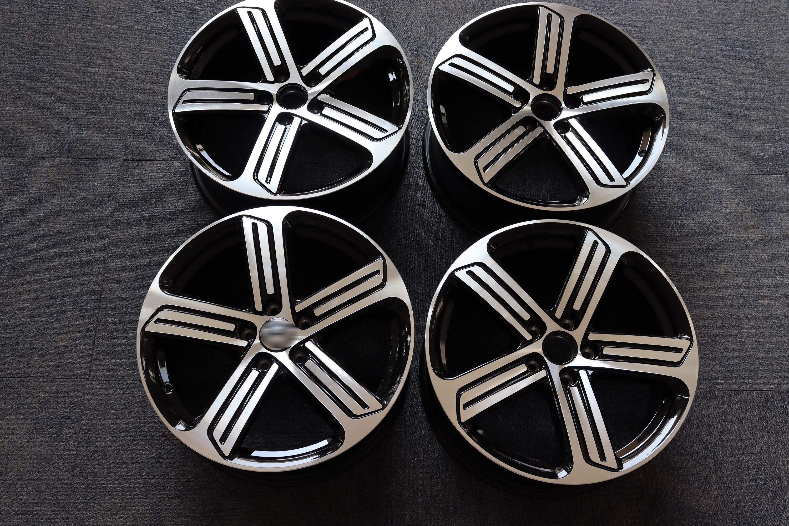 Black 7.5J Chrome Finish Alloy Wheels 5 Spoke 19 Inch Rims Volkswagen Golf 7 VII R