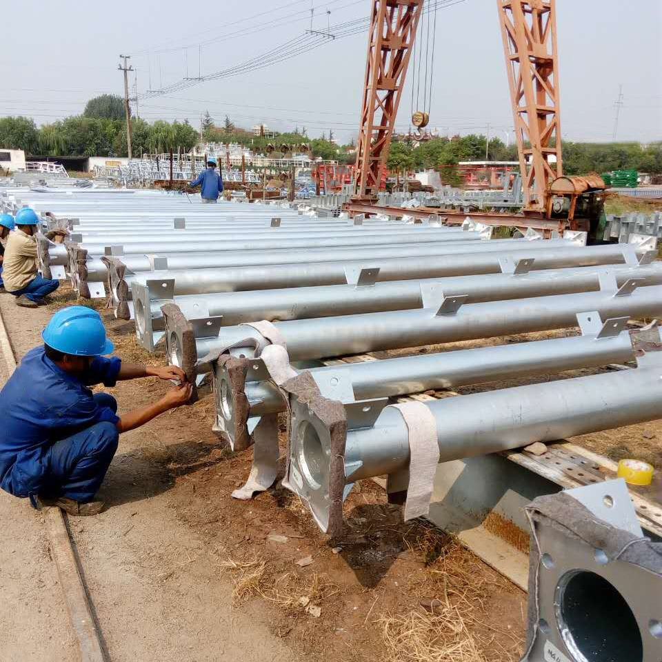 CO2 Shielded Arc Welding Metal Power Line Towers , Silver 220 Kv Transmission Line Towers