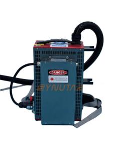 China Metal Small Handheld Laser Cleaning Machine 2000W Water Cooling System wholesale