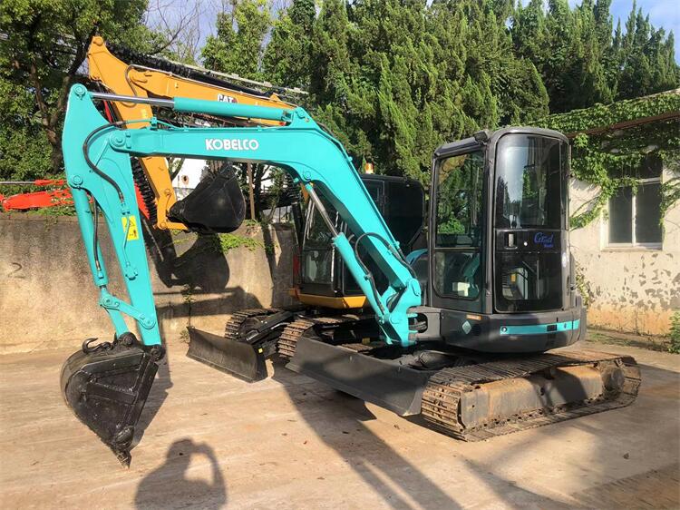 Shanghai Used Kobelco 55 Mini Excavator 5ton with 1260 Working Hours and 31.5KW Power