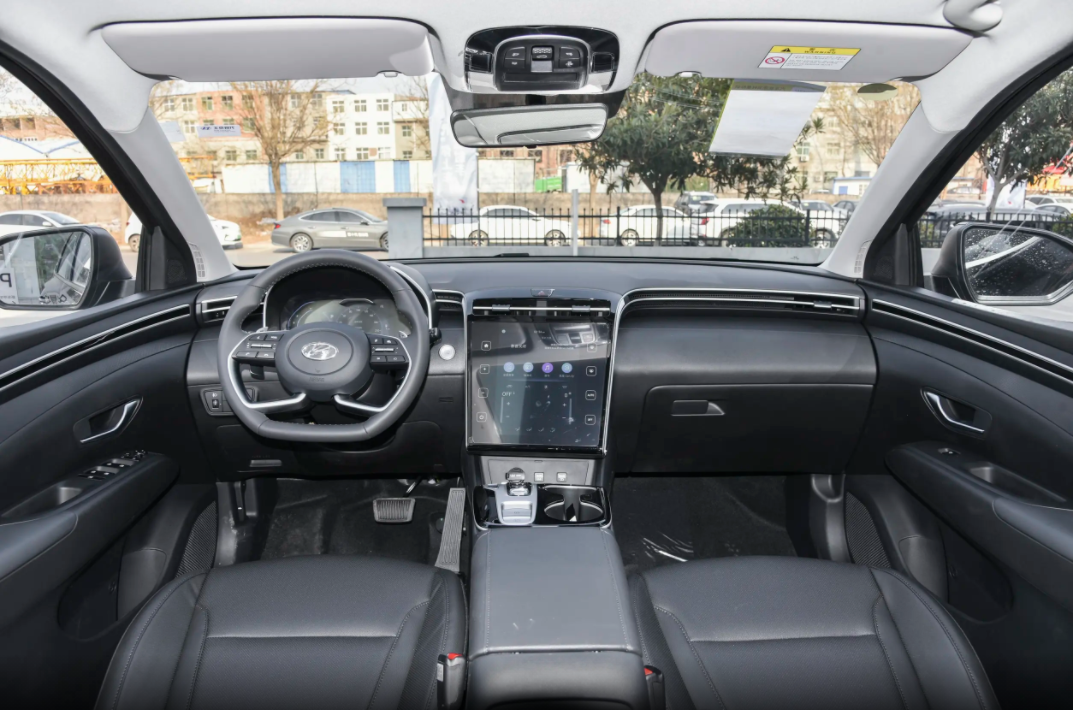 Beijing Hyundai Tucson 5-Door 5-Seater Gasoline Car 4WD SUV Luxury Compact Model SUV