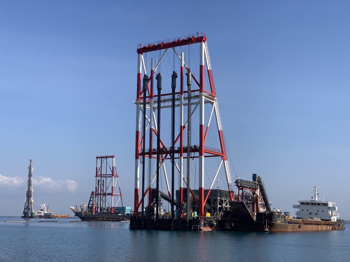Offshore Bvem Intelligent Bottom Feed Vibroflotation Stone Column Pile Construction Barge