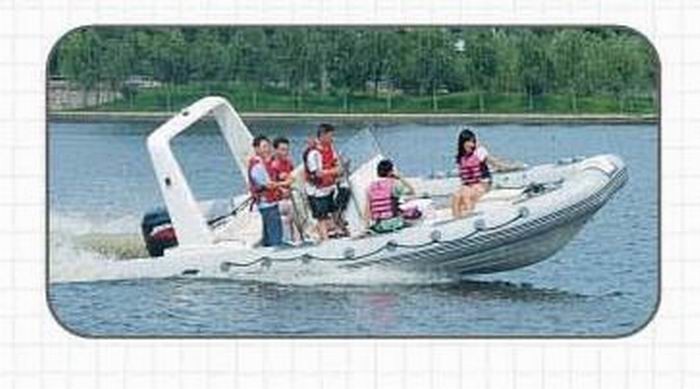 Rigid Hull Inflatable Boats 22 Ft Toughness / Reliability With Fiberglass Step