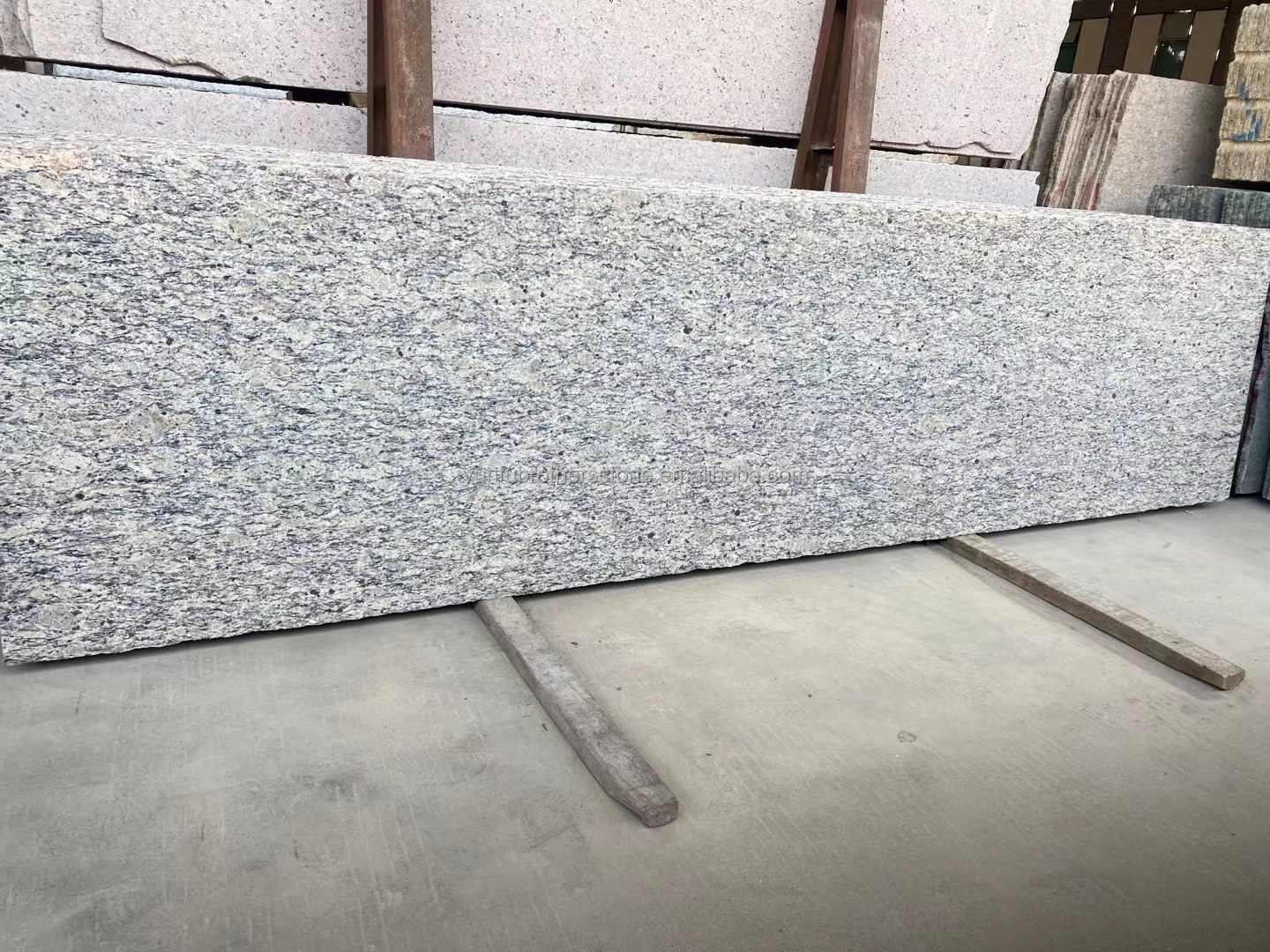Modern Style Brazilian Gialo Cicita Santa Granite Slabs for Villa and Hotel Design